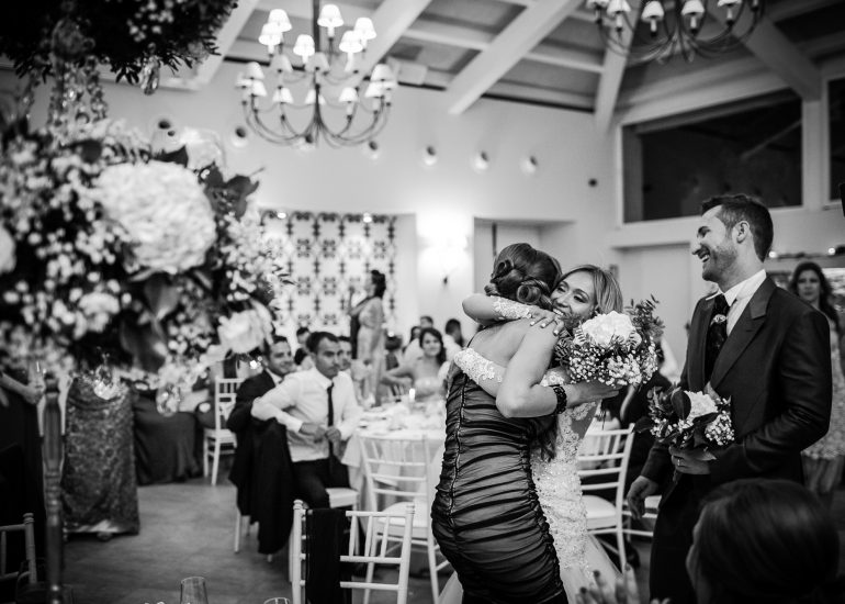 abrazo boda
